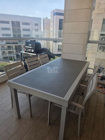 SCAB Bondi 3200 + 6 כיסאות