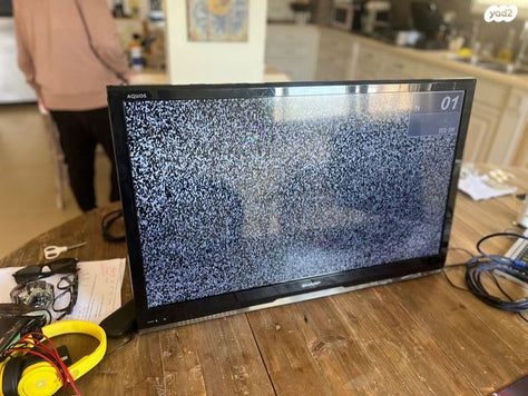 טלוויזיה LCD