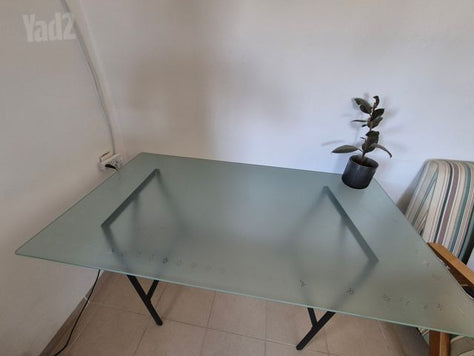 שולחן