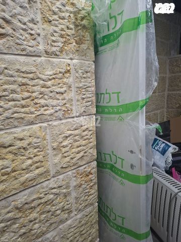 דלתות