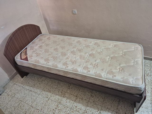 מיטה יחיד