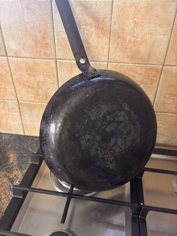 מחבת פלדת פחמן