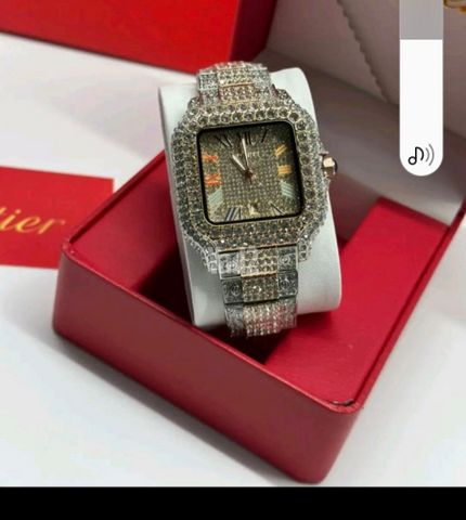 Cartier שעון. חדש ב3500שקל