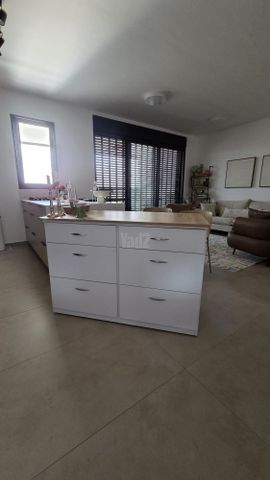 שולחן אי מטבח
