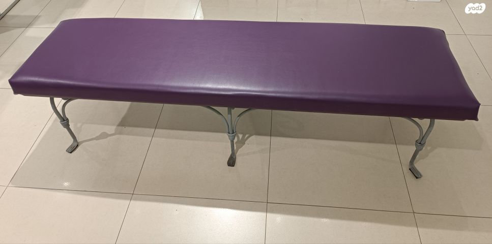 ספסל  מרופד