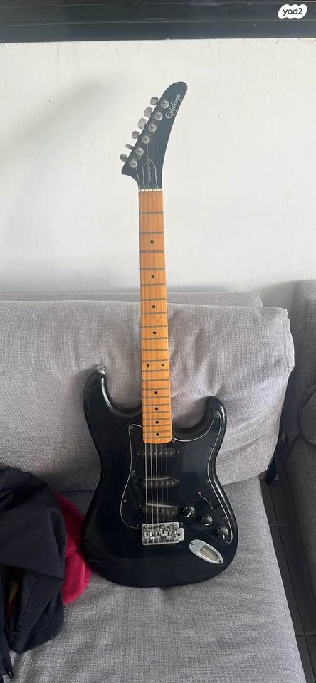 Epiphone S310 guitar