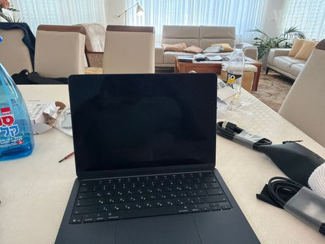 MacBook Air 13” M5 (2026) | |