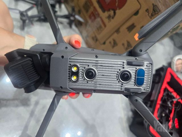 רחפן DJI Mavic 3