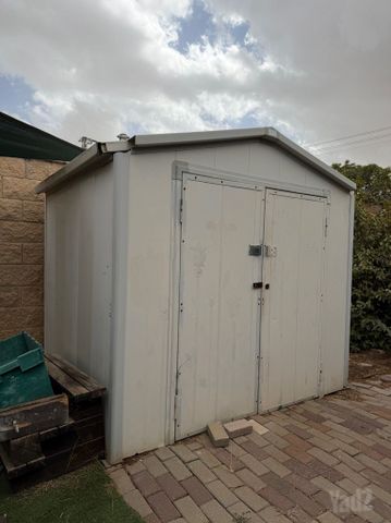 מחסן אגוז