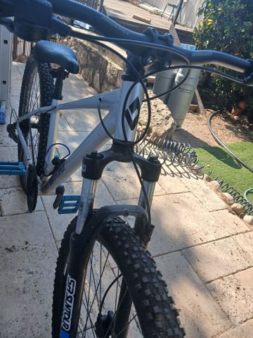 אופני זנב קשיח diamondback