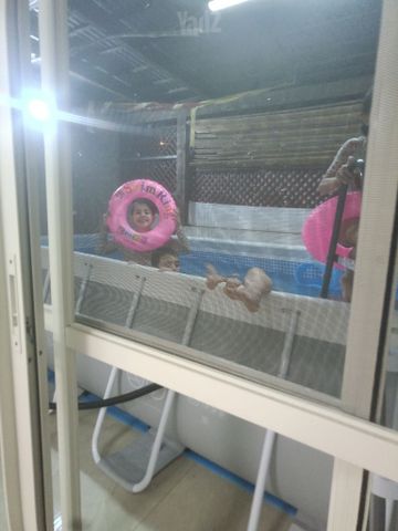 בריכת שחיה