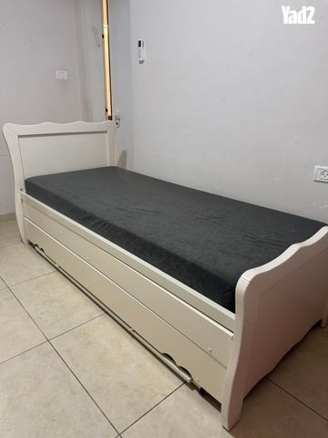 מיטה משולשת