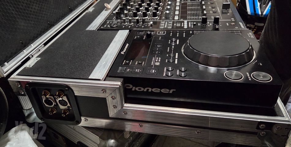פלטת DJ