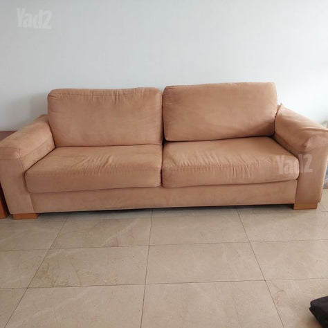 ספות ושולחן קפה