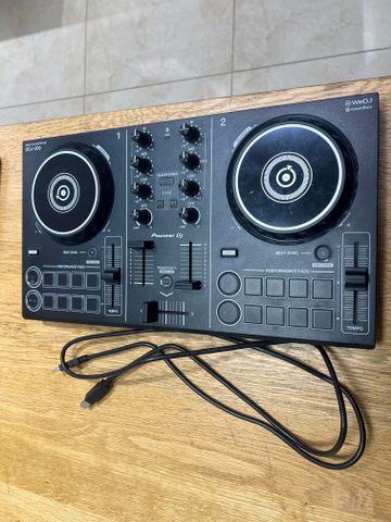 קונטרולר DDJ-200
