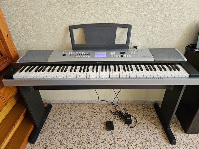 פסנתר חשמלי Yamaha DGX 530