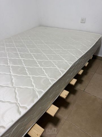 מזרן ובסיס עץ