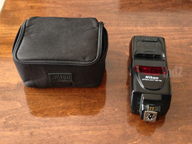 Nikon sb700