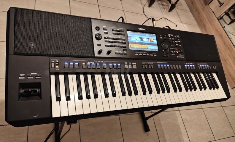Yamaha psr720