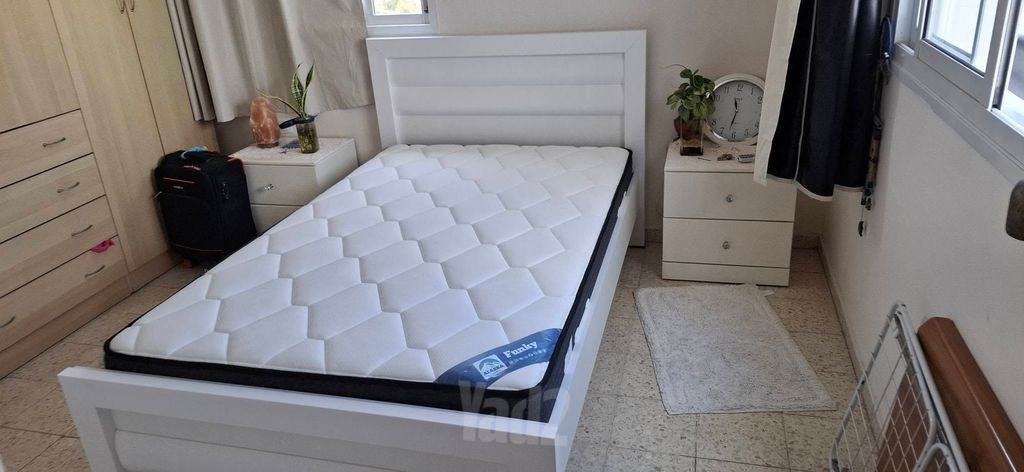 מיטה וחצי