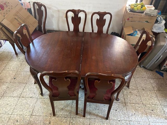 שולחן עץ
