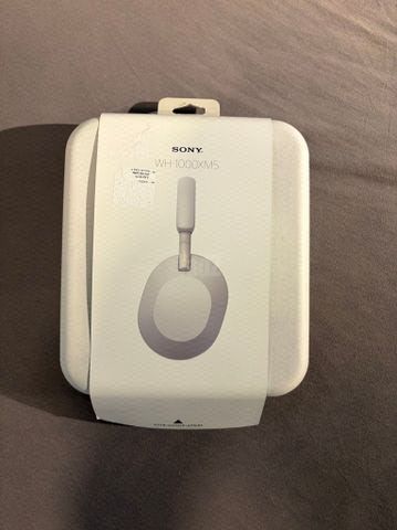 אוזניות Sony WH-1000XM5