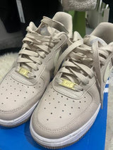 נעלי ספורט NIKE