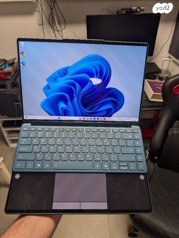 Lenovo Yoga Book 9 i