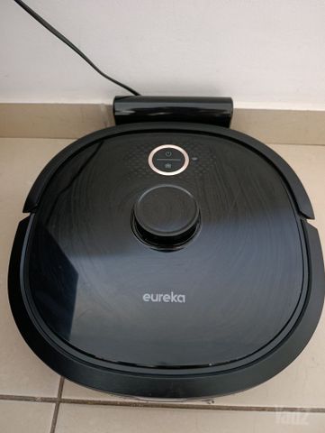 שואב אבק רובוטי EUREKA