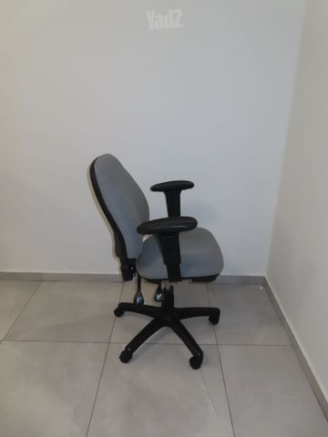 כיסא משרדי