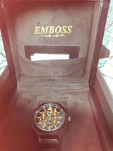 שעון emboss