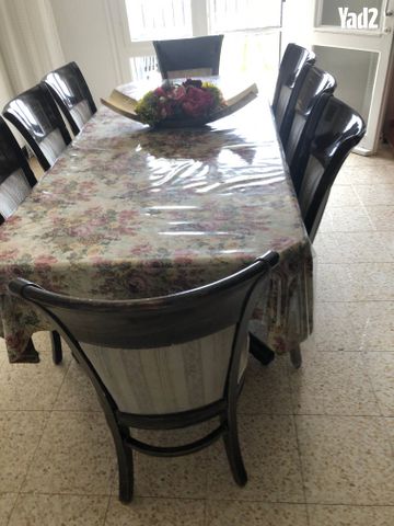 כסאות עץ לסלון