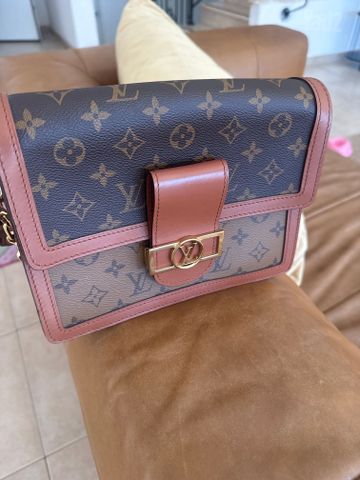 Louis Vuitton Dauphine MM