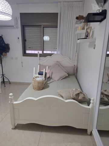ארון ומיטה