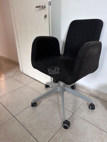 כיסא משרדי