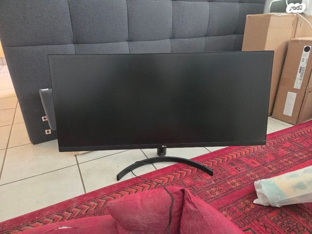 מסך מחשב של lg
