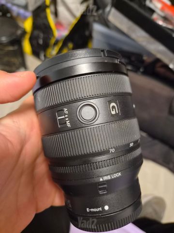 עדשה של sony 20-70 f4