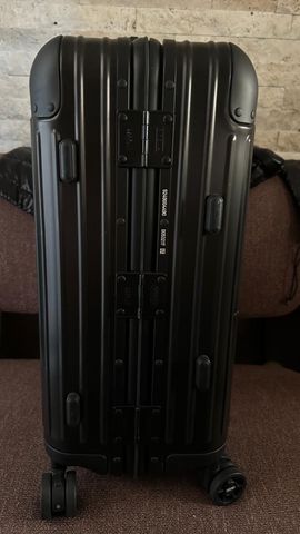 מזוודת RIMOWA x Moncler