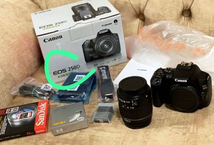 Canon Eos 250D