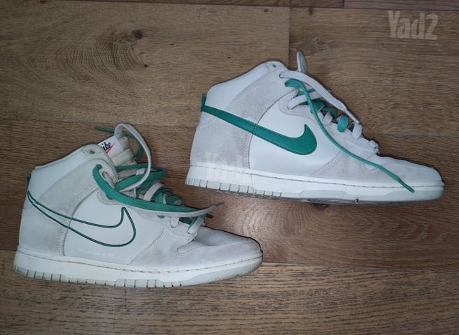 נעלי סניקרס Nike
