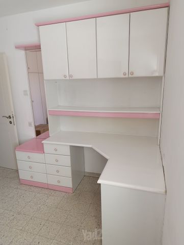 ספריה + שידה
