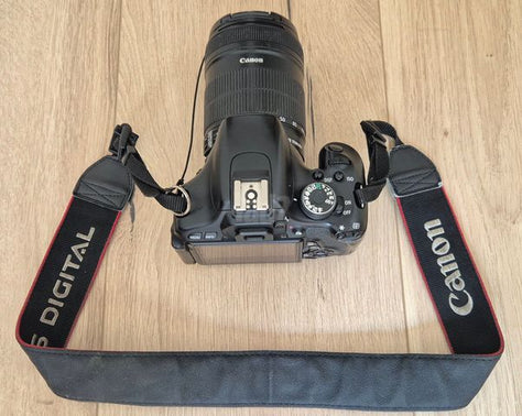 Canon 600D ועדשת EF-S 18–135