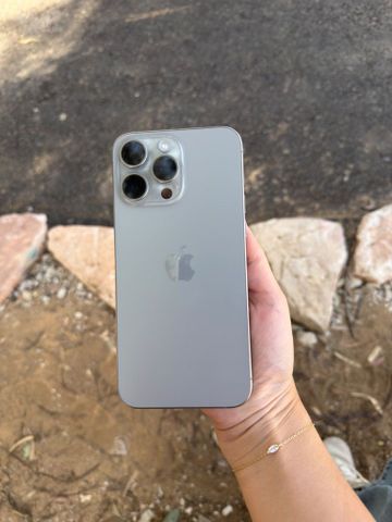 אייפון 15 pro max 256 ג׳יגה