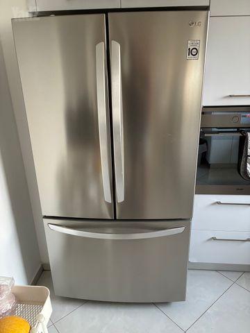 LG fridge with ice maker