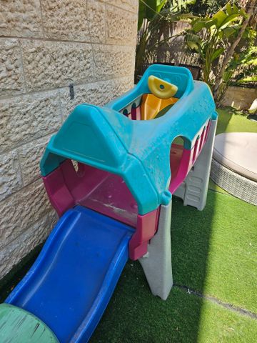 בית משחק + מגלשה