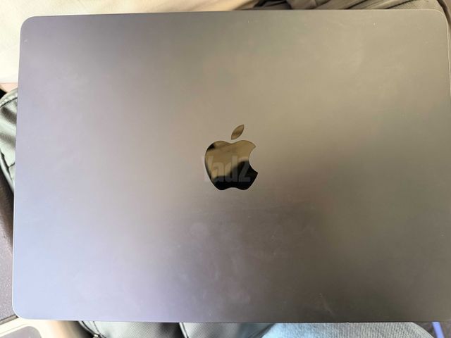 MacBook Air 13 in m5 512gb 24r