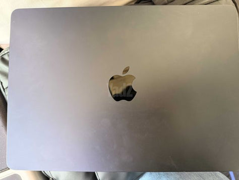 MacBook Air 13 in m5 512gb 24r