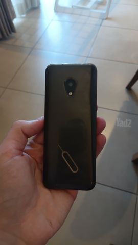 טלפון חצי טאץ׳