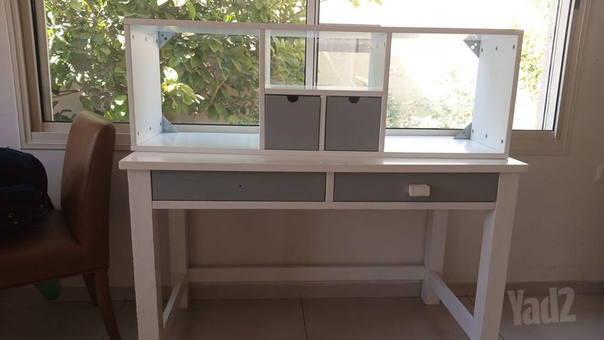 ספרייה וכוורת