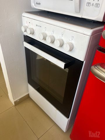 תנור עם גז